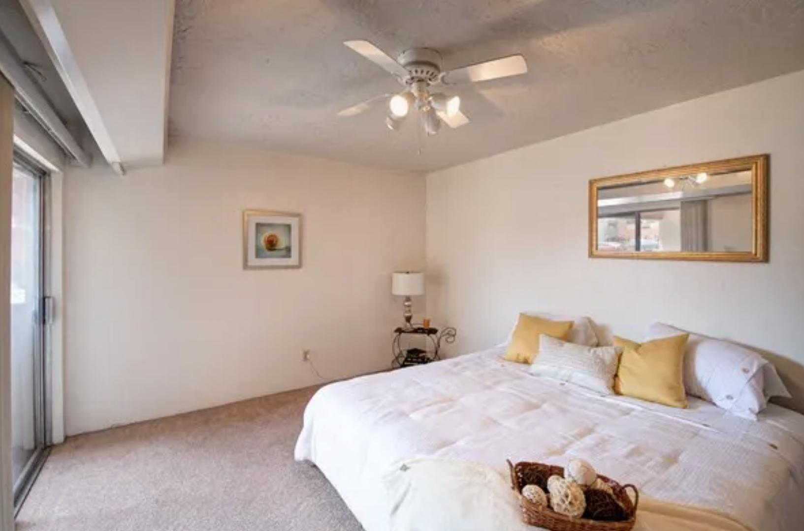 https://cdn.rentalbeast.com/listings/11066235_1738656336112.jpg.rbm