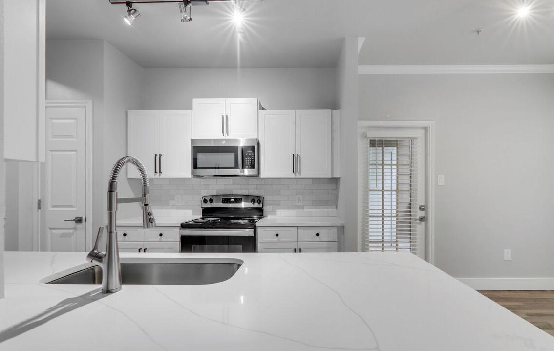 https://cdn.rentalbeast.com/listings/11071707_1738734182458.jpg.rbm