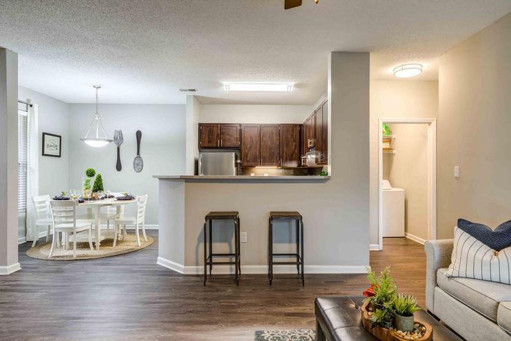 https://cdn.rentalbeast.com/listings/11075152_1738762816448.jpg.rbm