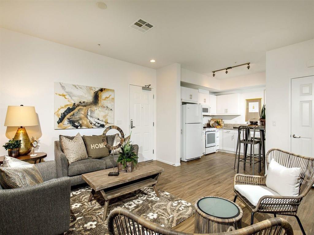 https://cdn.rentalbeast.com/listings/11104130_1739194133035.jpg.rbm