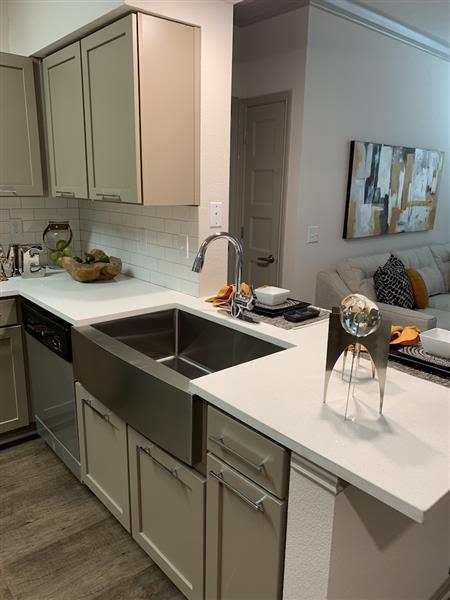 https://cdn.rentalbeast.com/listings/11107097_1739255222604.jpg.rbm