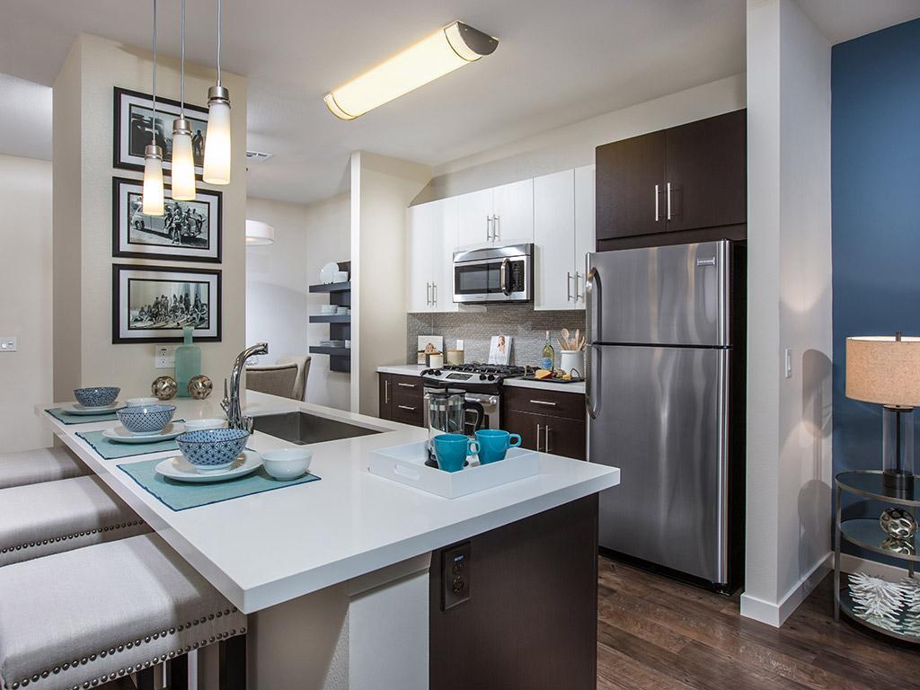 https://cdn.rentalbeast.com/listings/11120188_1739421987038.jpg.rbm