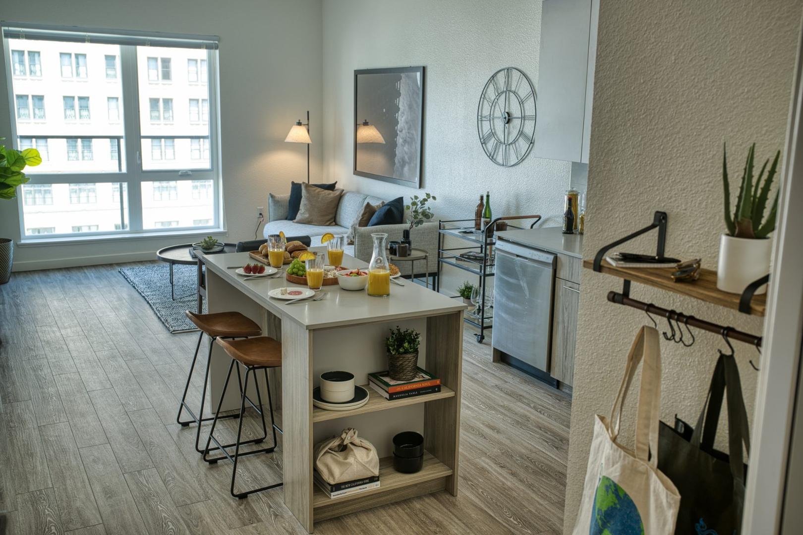 https://cdn.rentalbeast.com/listings/11121279_1739433695977.jpg.rbm