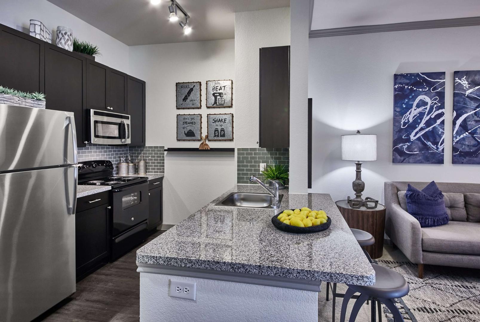 https://cdn.rentalbeast.com/listings/11123215_1739463969375.jpg.rbm