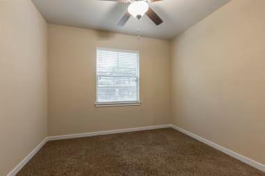 https://cdn.rentalbeast.com/listings/11137968_1739760875634.jpg.rbm