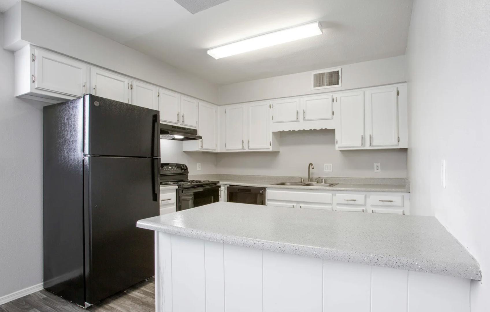 https://cdn.rentalbeast.com/listings/11142401_1739788120580.jpg.rbm
