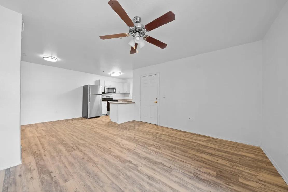 https://cdn.rentalbeast.com/listings/11149679_1739927173326.jpg.rbm