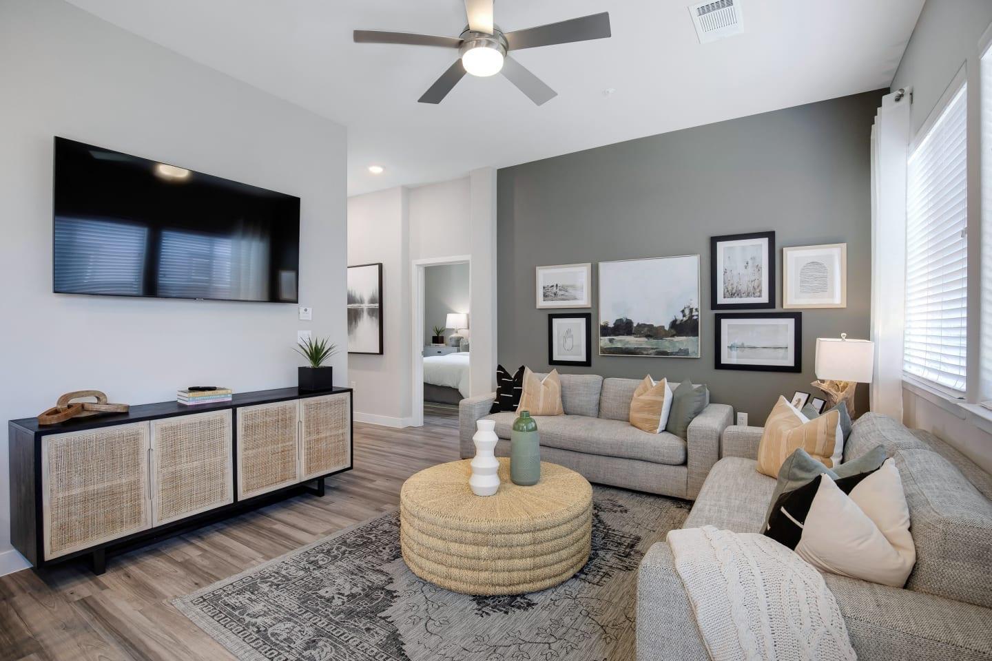 https://cdn.rentalbeast.com/listings/11155762_1740029109767.jpg.rbm