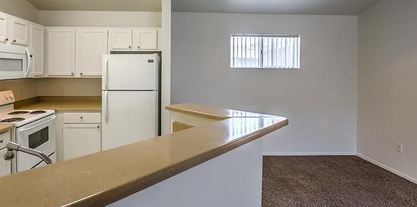 https://cdn.rentalbeast.com/listings/11163230_1740110516332.jpg.rbm