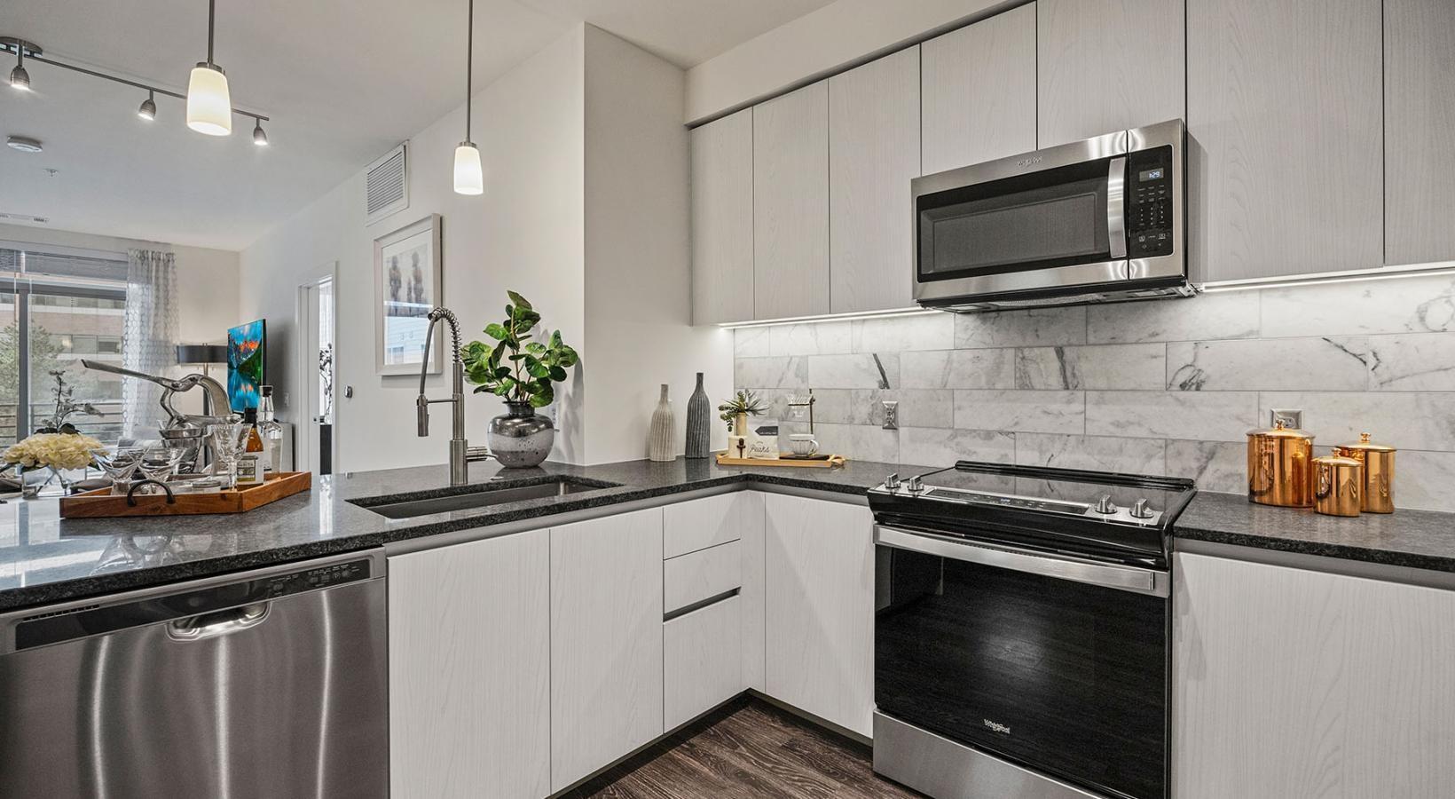 https://cdn.rentalbeast.com/listings/11177476_1740368883396.jpg.rbm