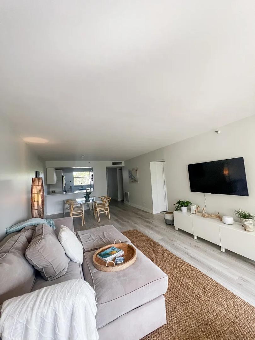 https://cdn.rentalbeast.com/listings/11178197_1740389109462.jpg.rbm