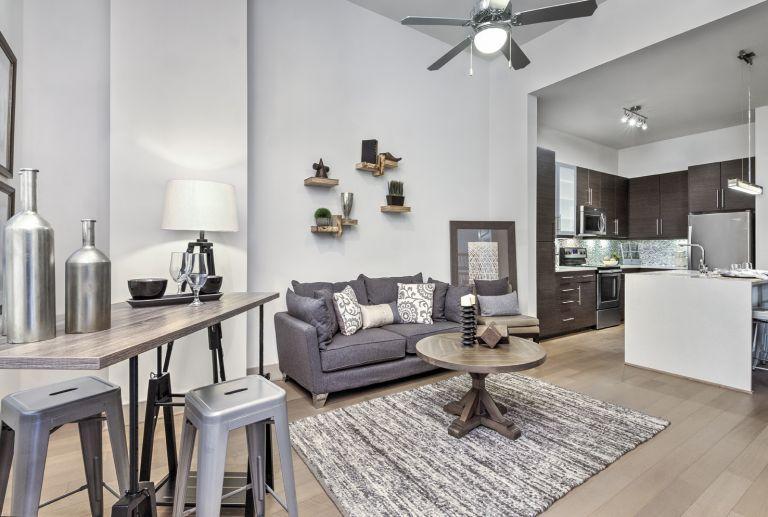 https://cdn.rentalbeast.com/listings/11178365_1740395888265.jpg.rbm