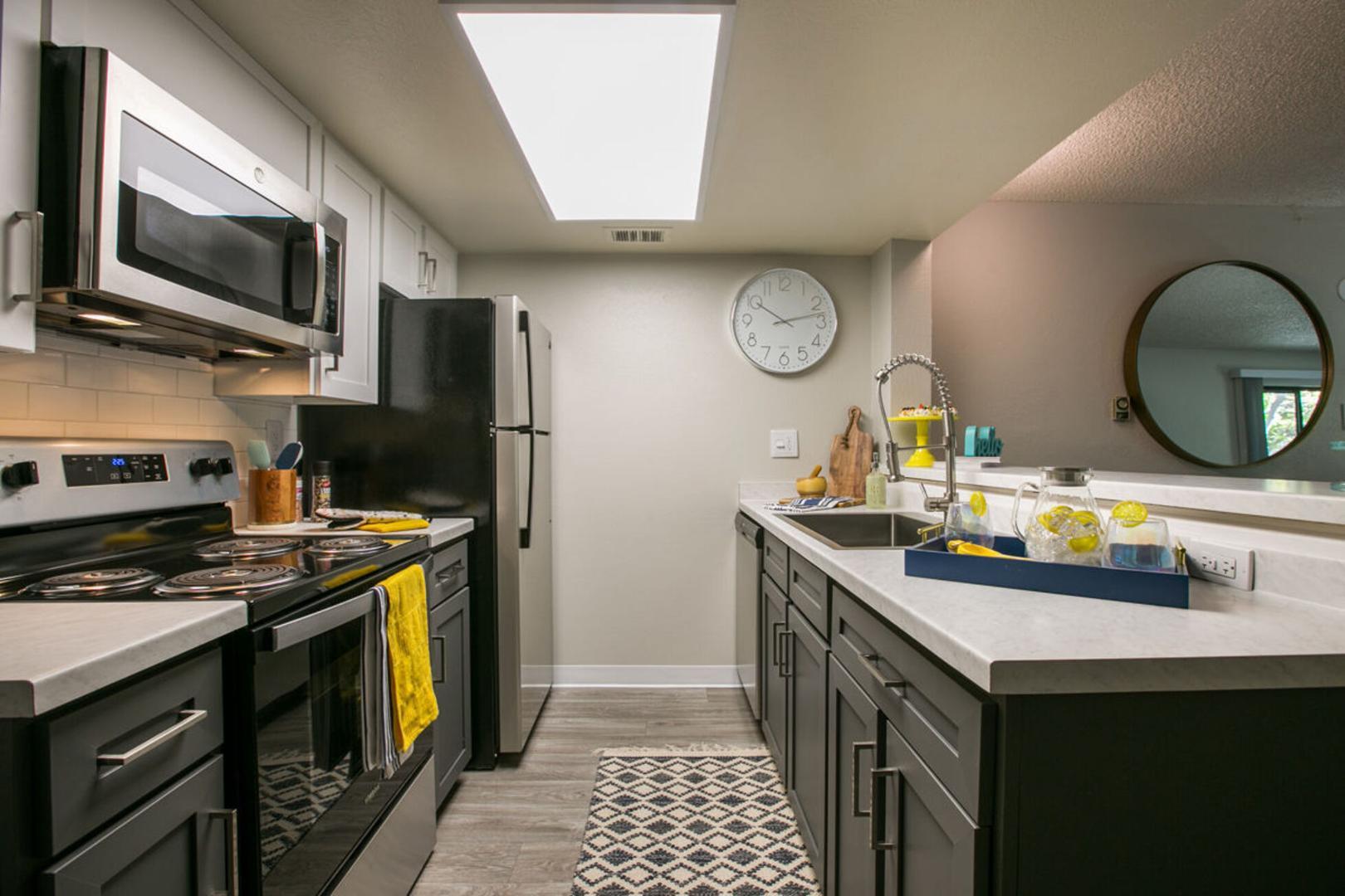 https://cdn.rentalbeast.com/listings/11181487_1740460965942.jpg.rbm