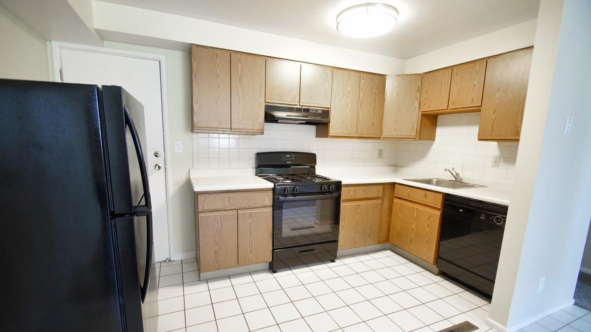 https://cdn.rentalbeast.com/listings/11181550_1740462122192.jpg.rbm