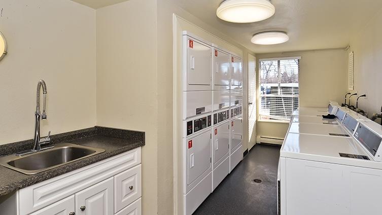 7200 E Evans Avenue #ST-220, Denver, CO - 1,275 USD/ month