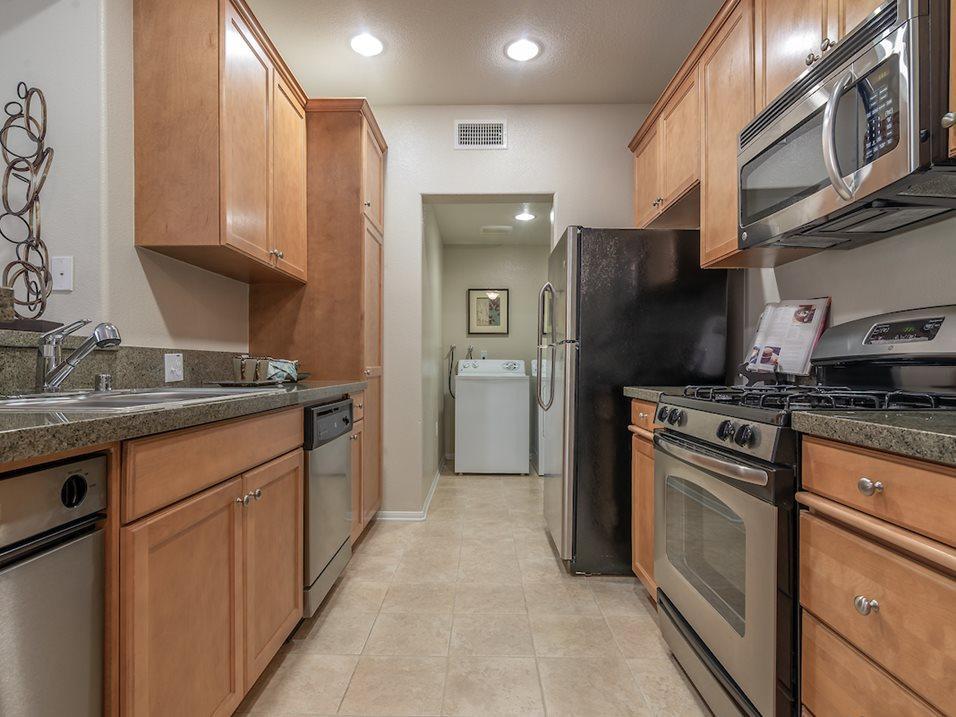 https://cdn.rentalbeast.com/listings/11182235_1740475378234.jpg.rbm