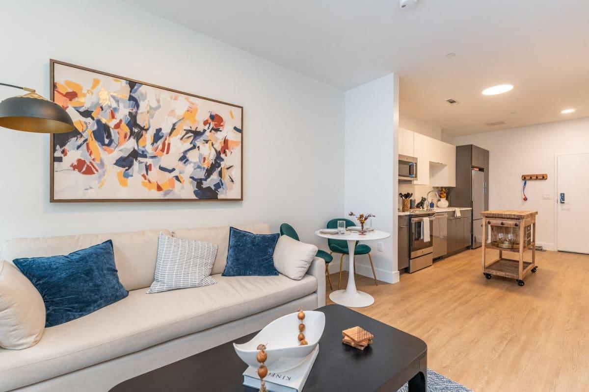 https://cdn.rentalbeast.com/listings/11182759_1740488298925.jpg.rbm