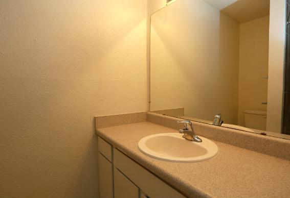 https://cdn.rentalbeast.com/listings/11193398_1740636159329.jpg.rbm