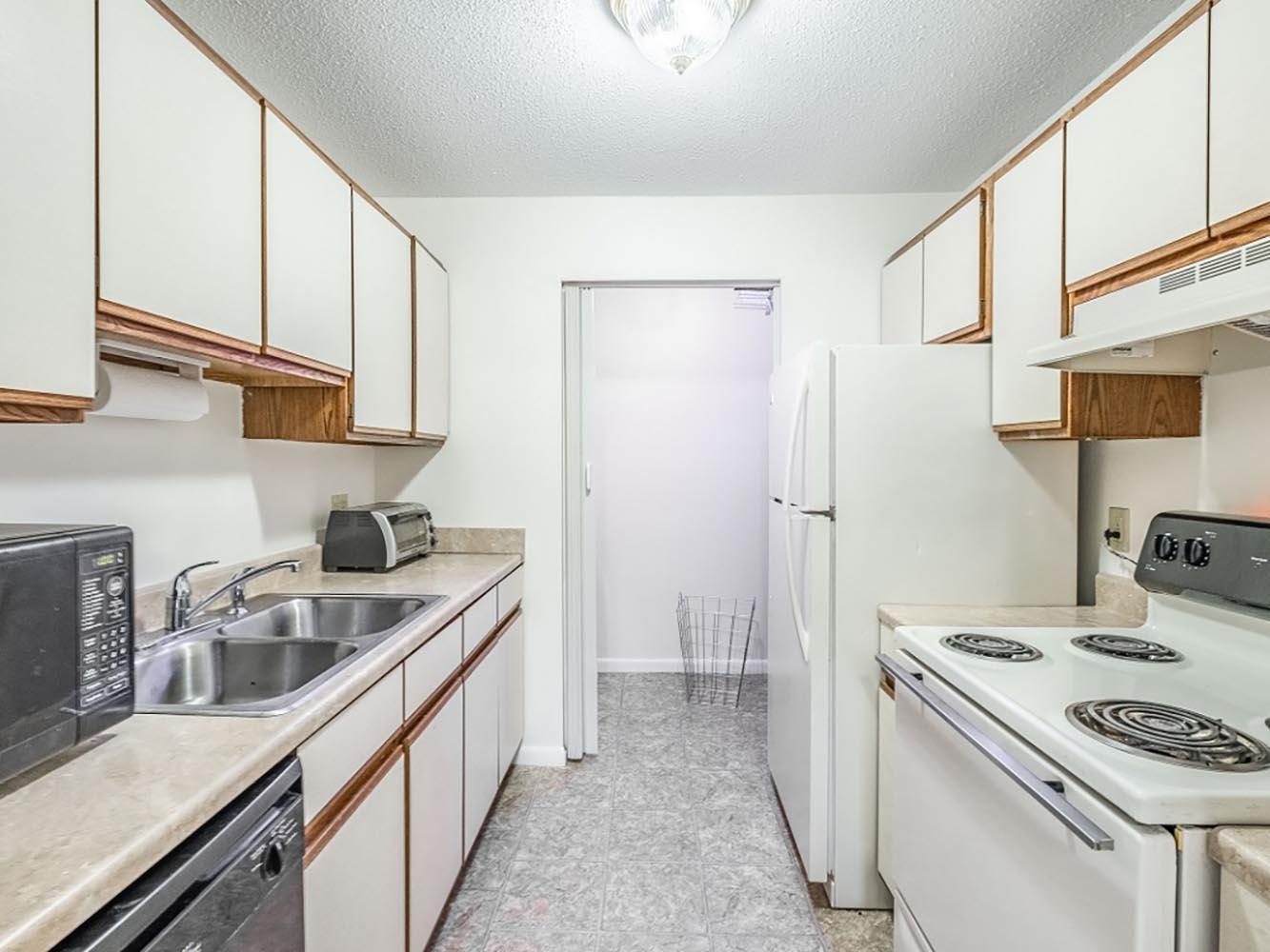 682 Ohio Street #19, Bangor, ME - 1,600 USD/ month