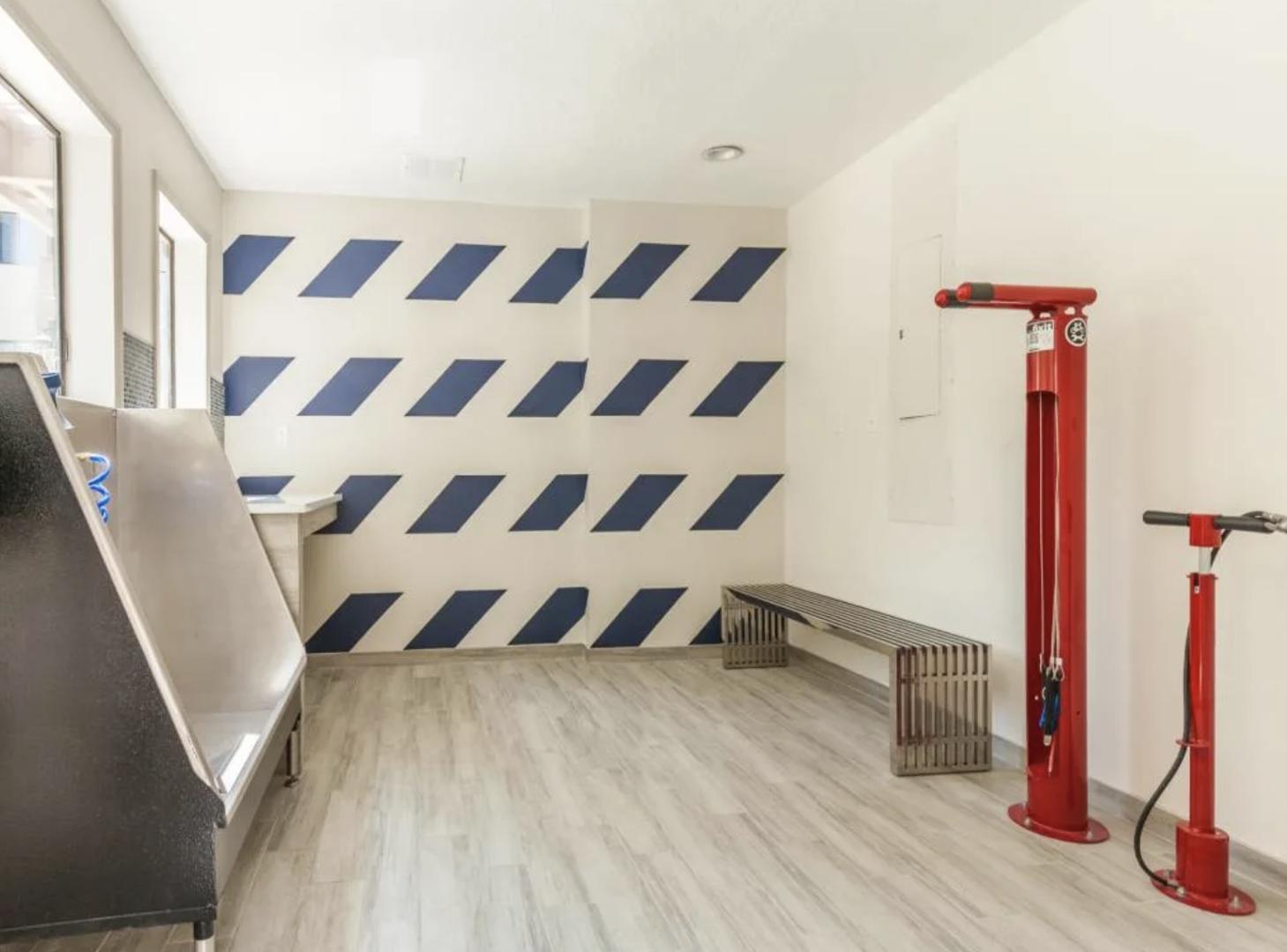 https://cdn.rentalbeast.com/listings/11218786_1741060867050.jpg.rbm