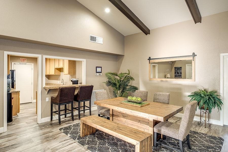 https://cdn.rentalbeast.com/listings/11241347_1741336340505.jpg.rbm