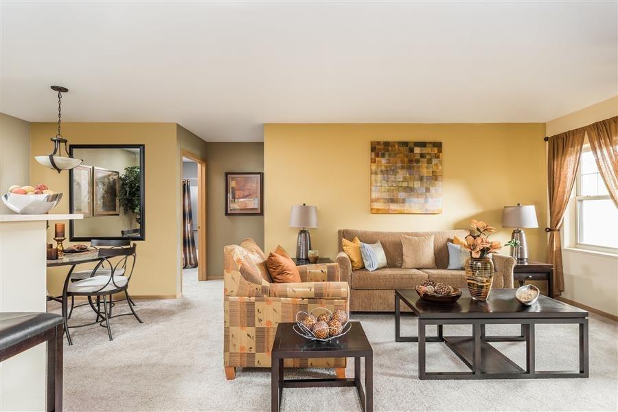 1947 W Eagle Ridge Dr #F102, Waukegan, IL - 1,570 USD/ month
