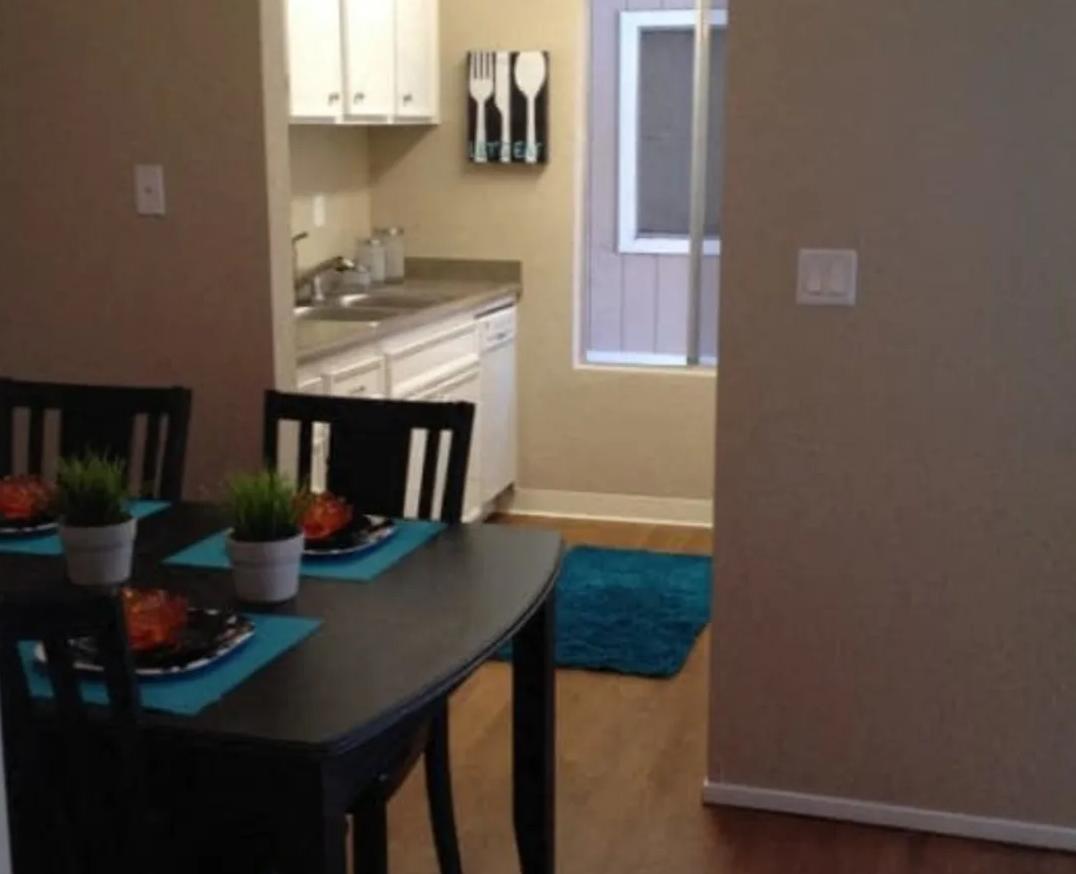 1333 Arlington Blvd #27, Davis, CA - 2,150 USD/ month