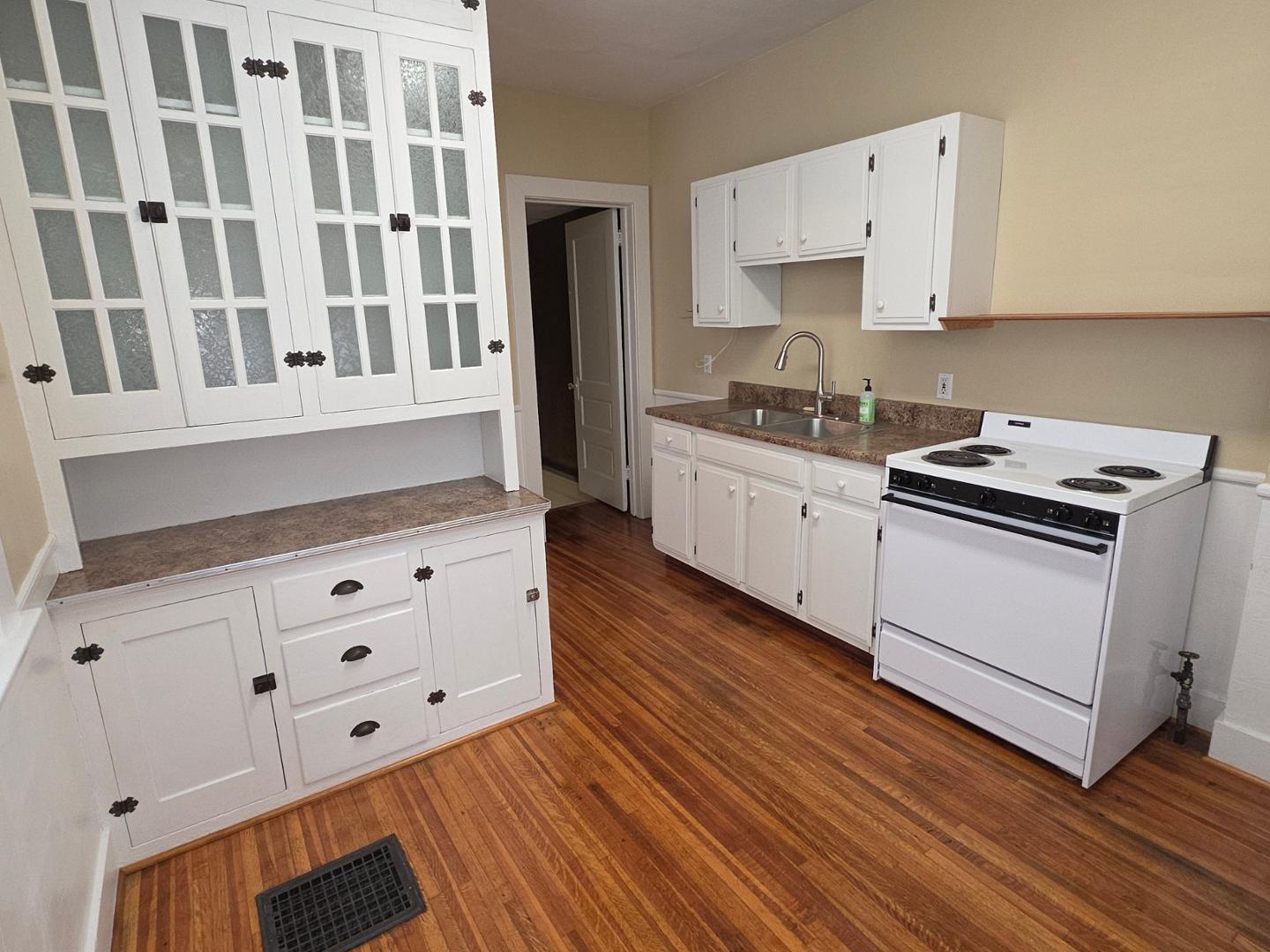 Image 22 For 2031 Sherwood Avenue