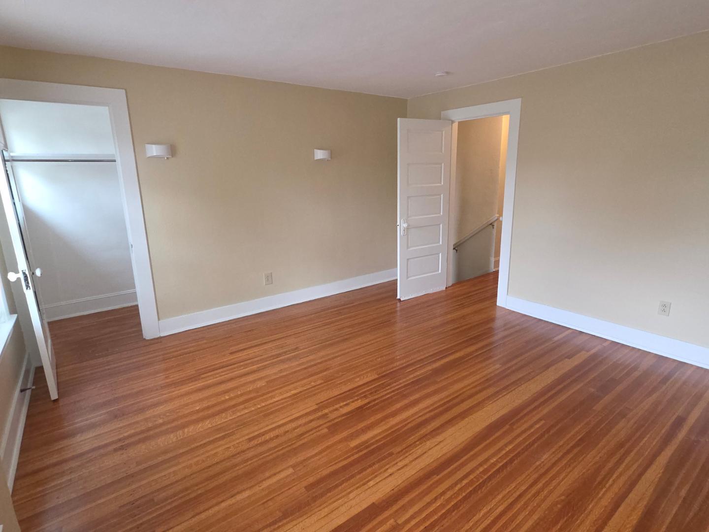 Image 14 For 2031 Sherwood Avenue