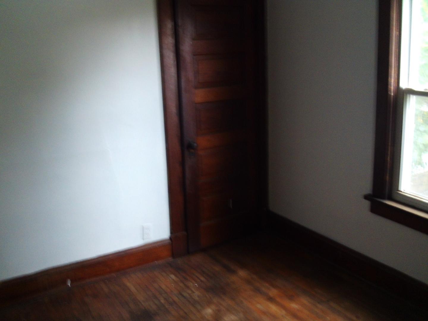 Image 4 For 1517 Lincoln Avenue