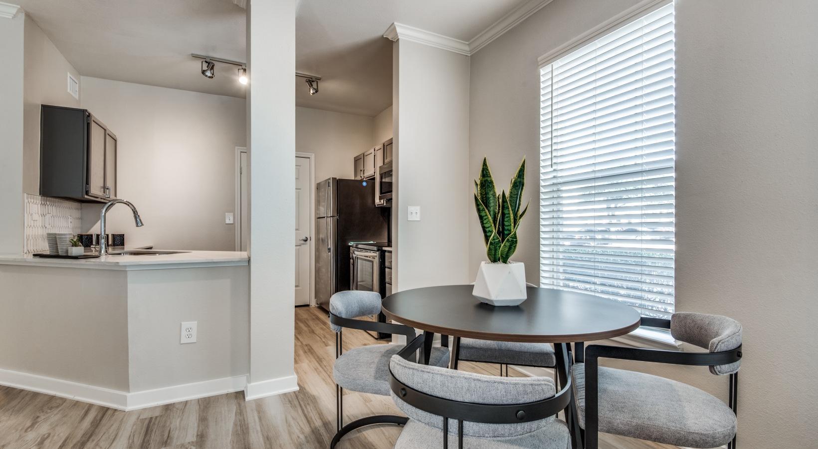 https://cdn.rentalbeast.com/listings/1354089_1714601585446.jpg.rbm