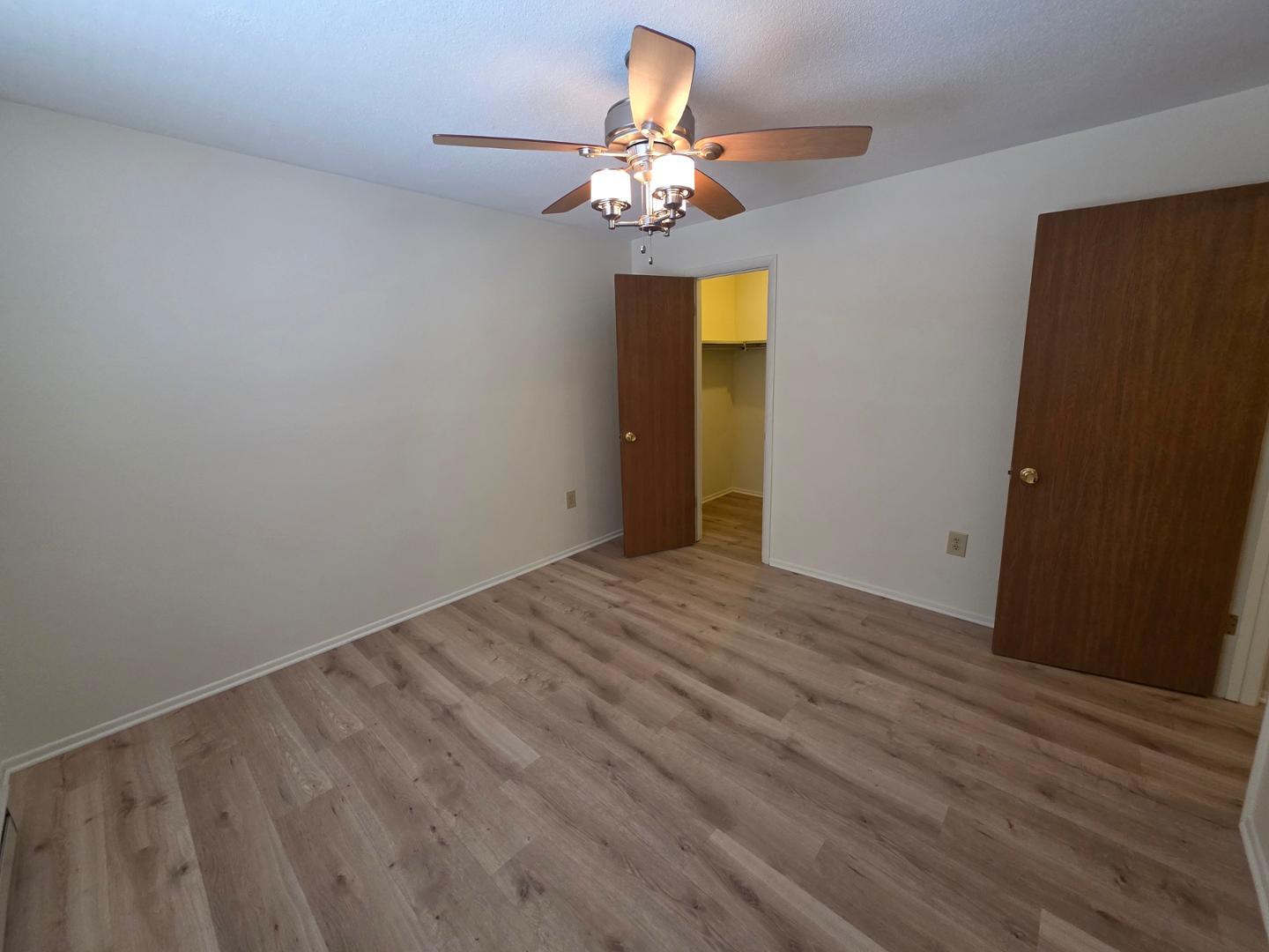 Image 15 For 2222 Sherwood Avenue