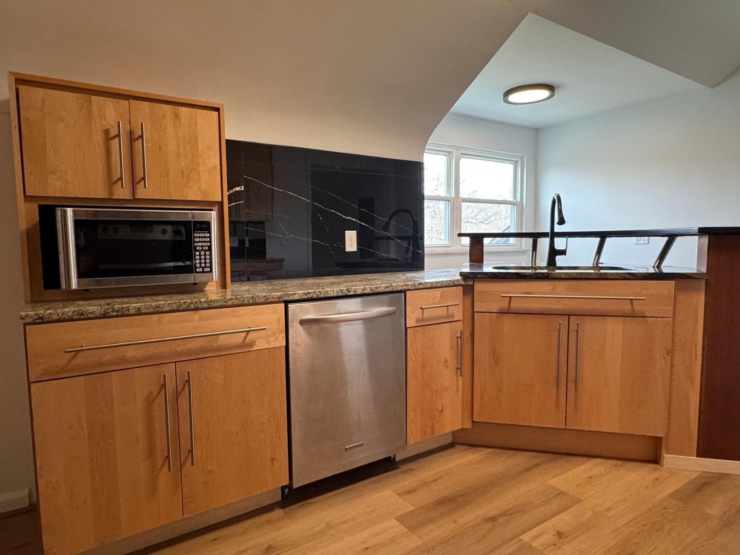 Image 3 For 2237 Evergreen Road