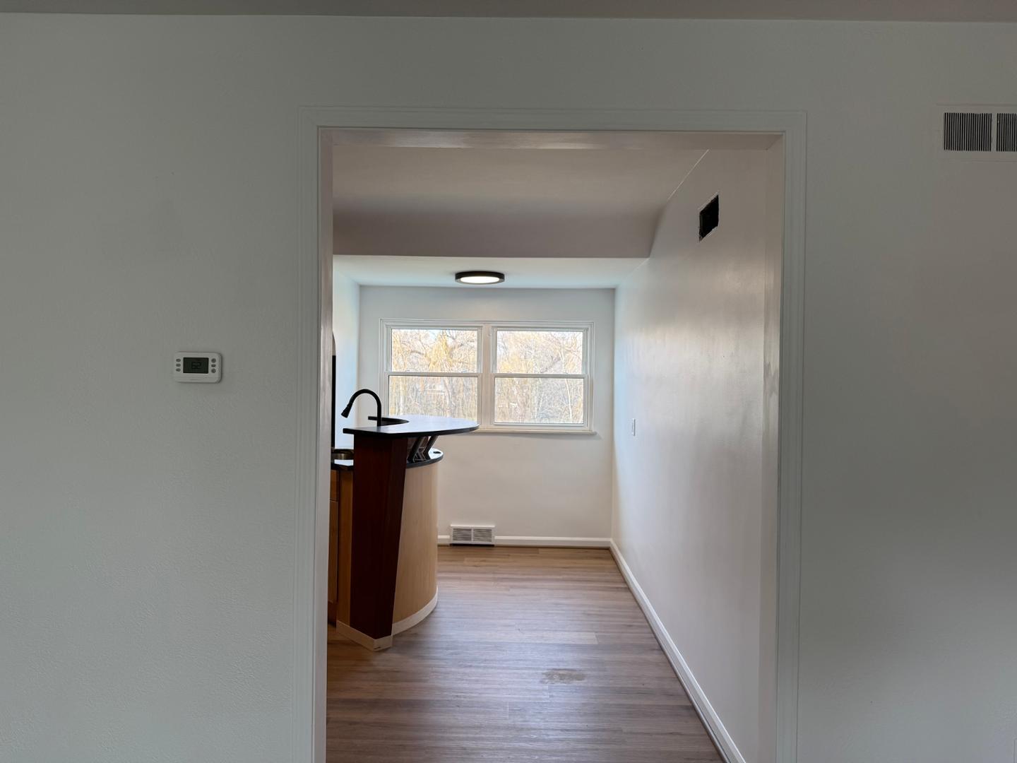 Image 4 For 2237 Evergreen Road