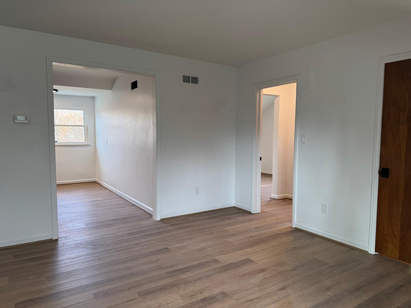 Image 5 For 2237 Evergreen Road