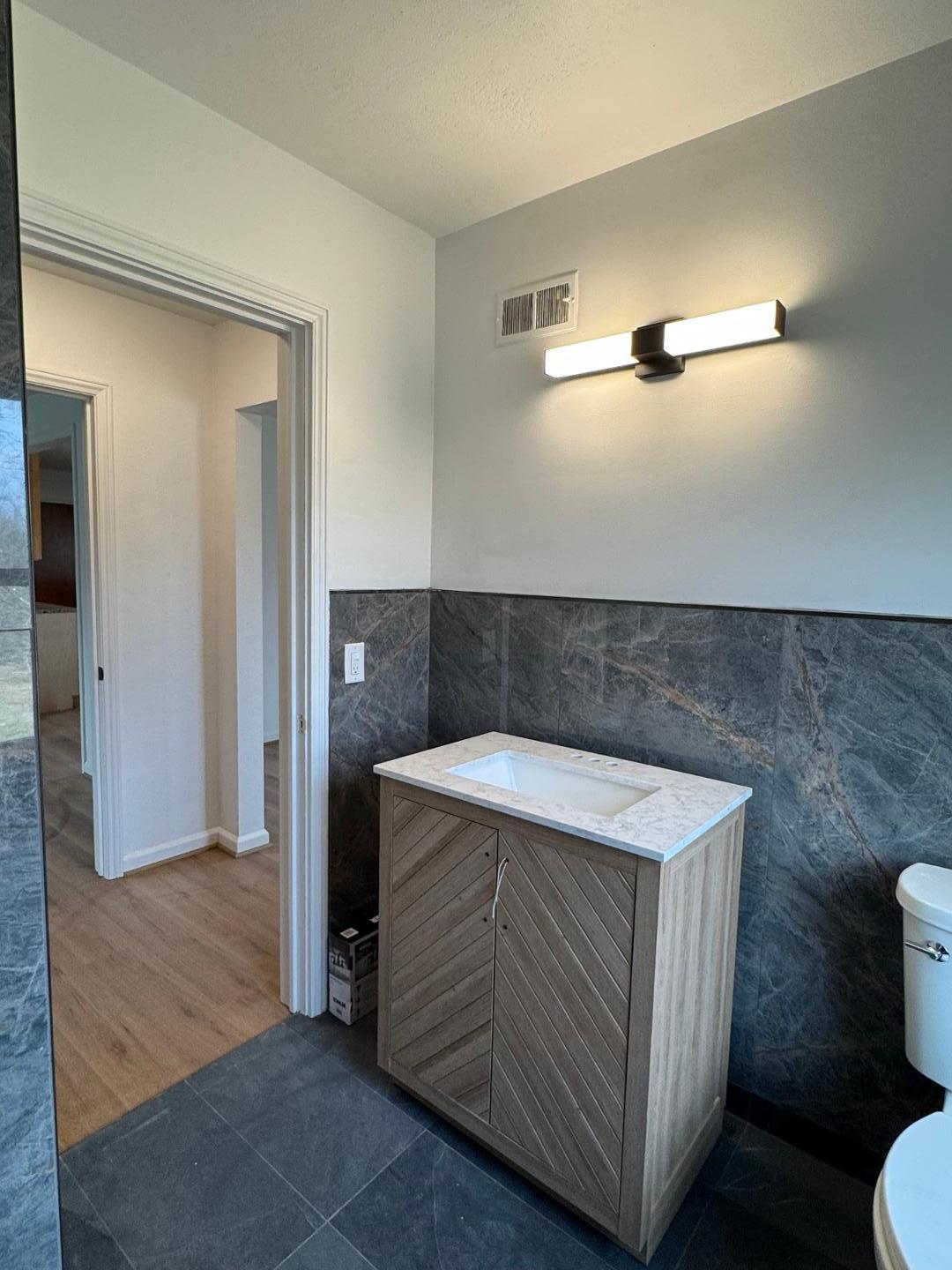 Image 10 For 2237 Evergreen Road