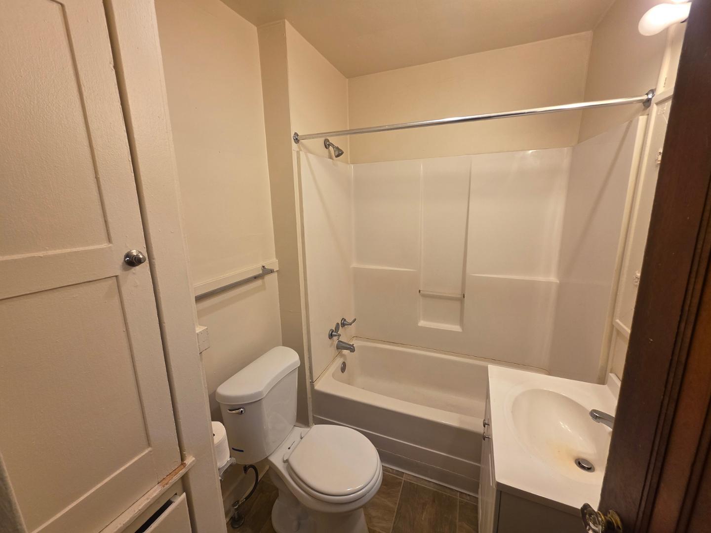 Image 11 For 3803 Monroe Street