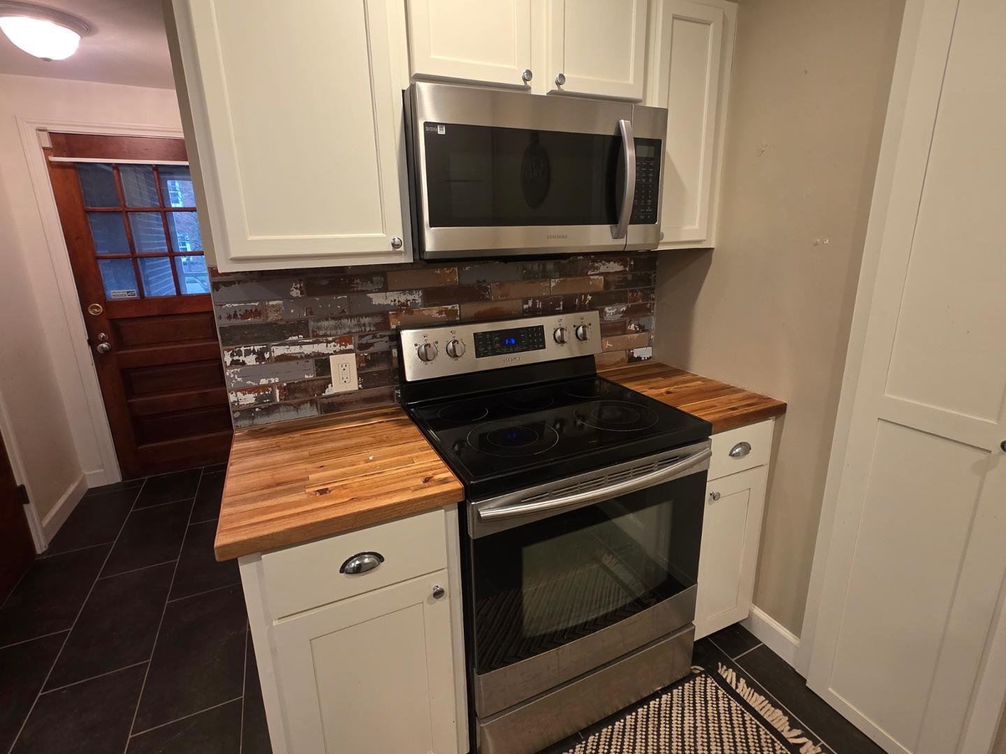 Image 12 For 2673 Middlesex Drive