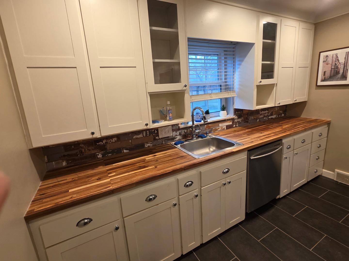 Image 13 For 2673 Middlesex Drive