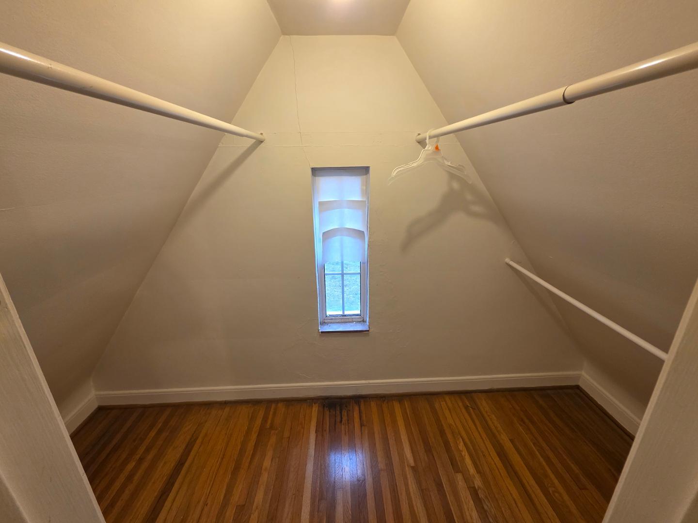 Image 16 For 2673 Middlesex Drive