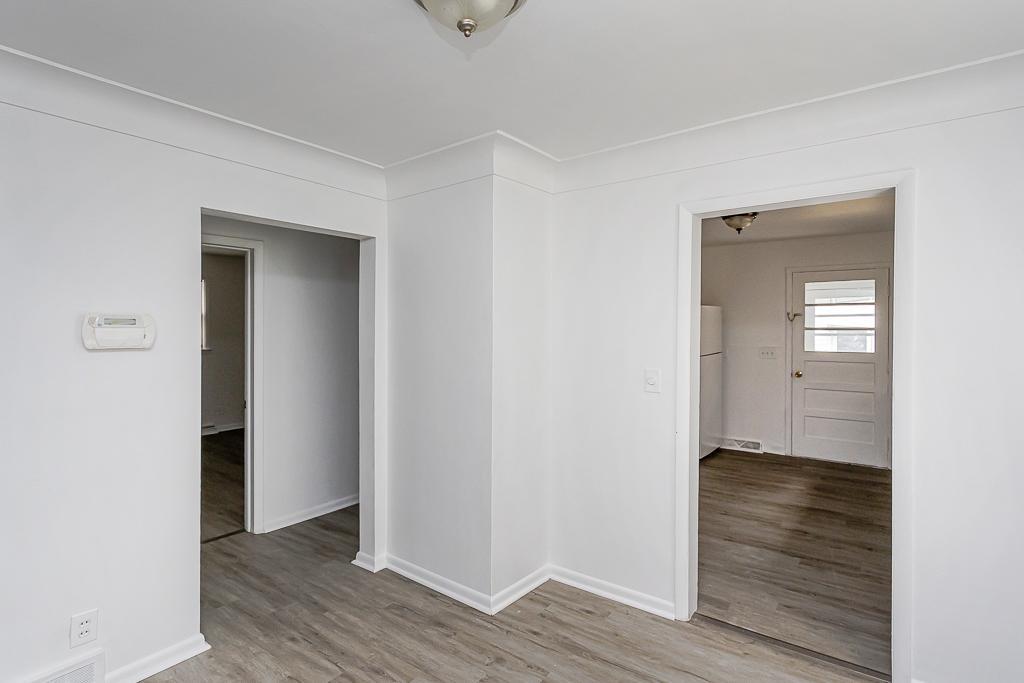 Image 8 For 571 Howland Avenue