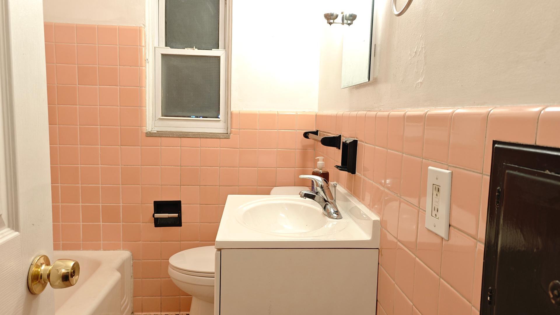 Image 6 For 2944 Central Avenue