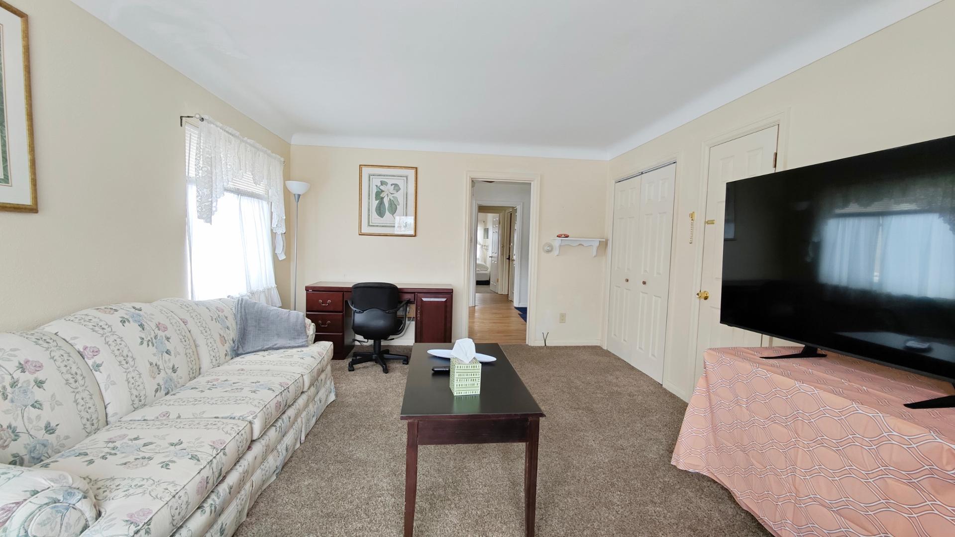 Image 4 For 2944 Central Avenue