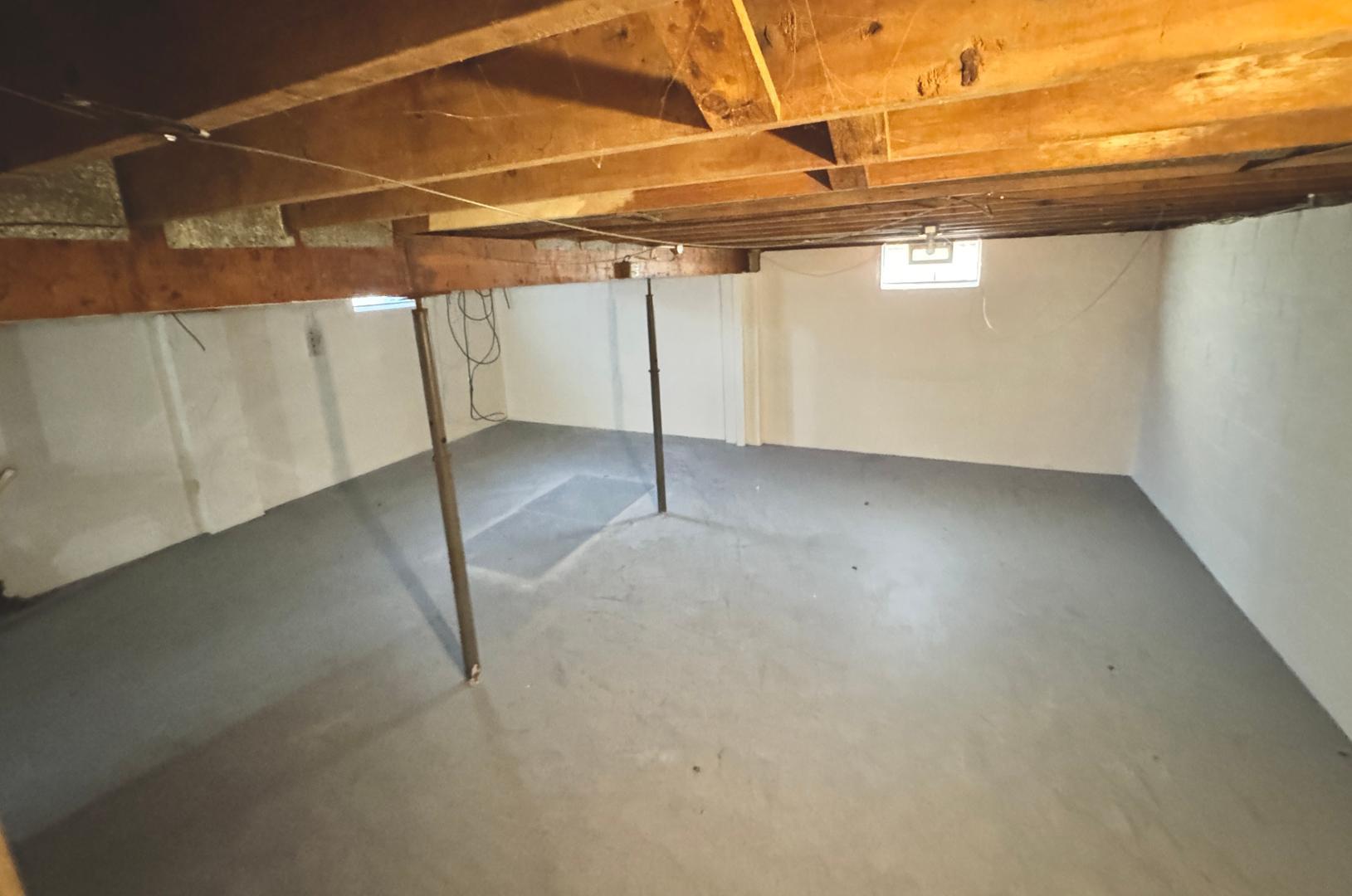 Image 16 For 6022 Clover Lane