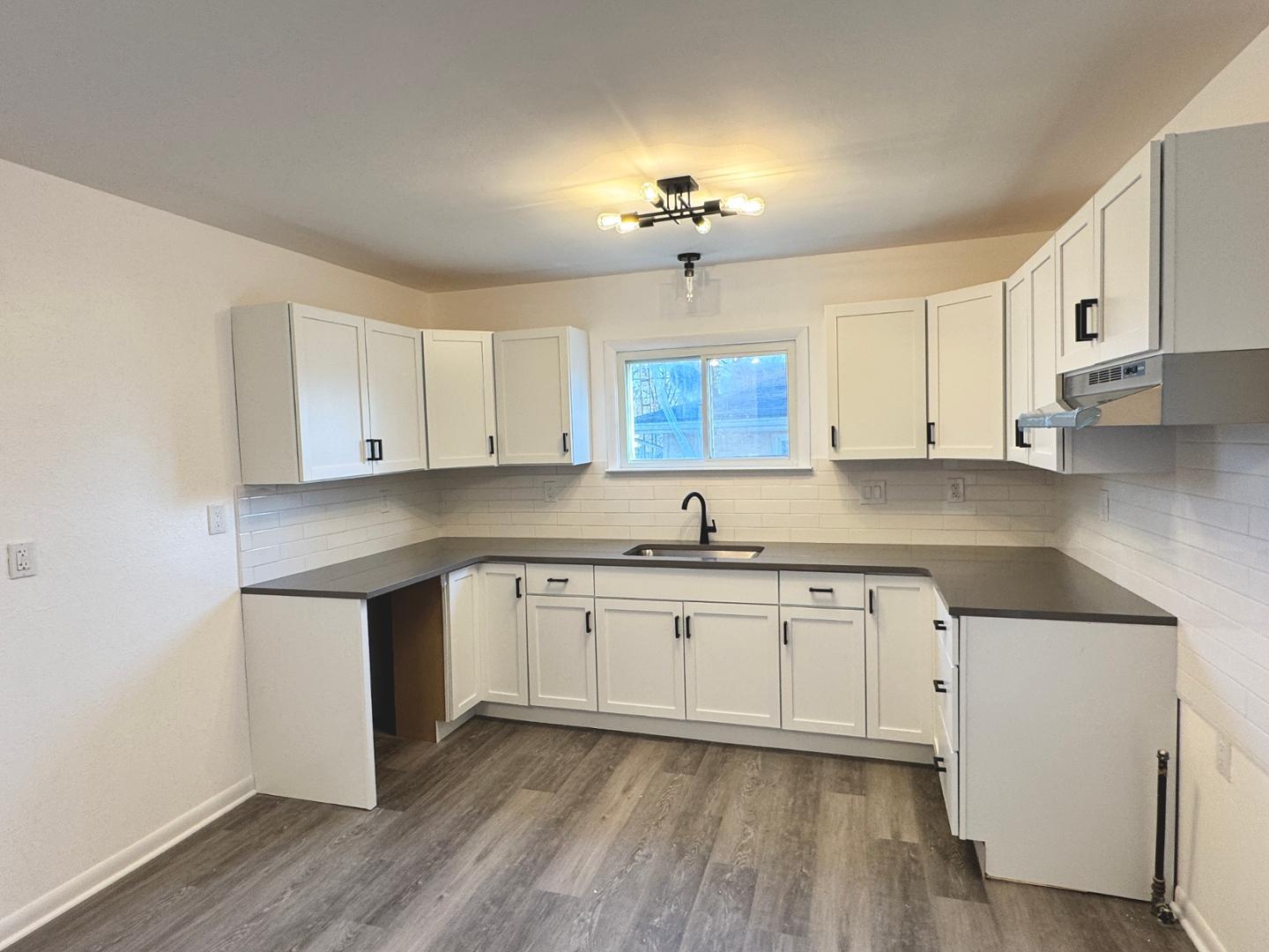 Image 7 For 6022 Clover Lane