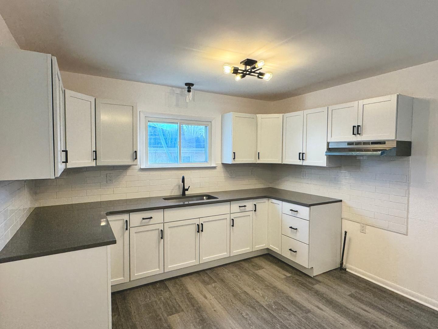 Image 9 For 6022 Clover Lane