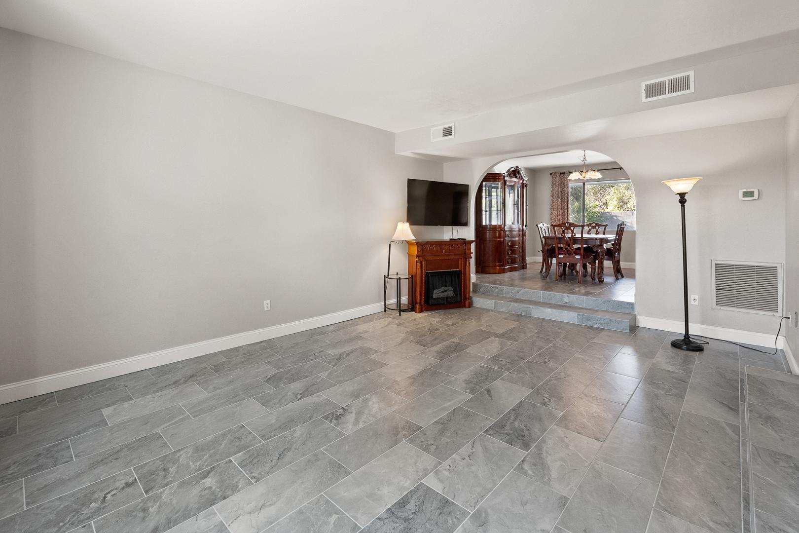 8464 N 7th Avenue, Phoenix, AZ, 85021