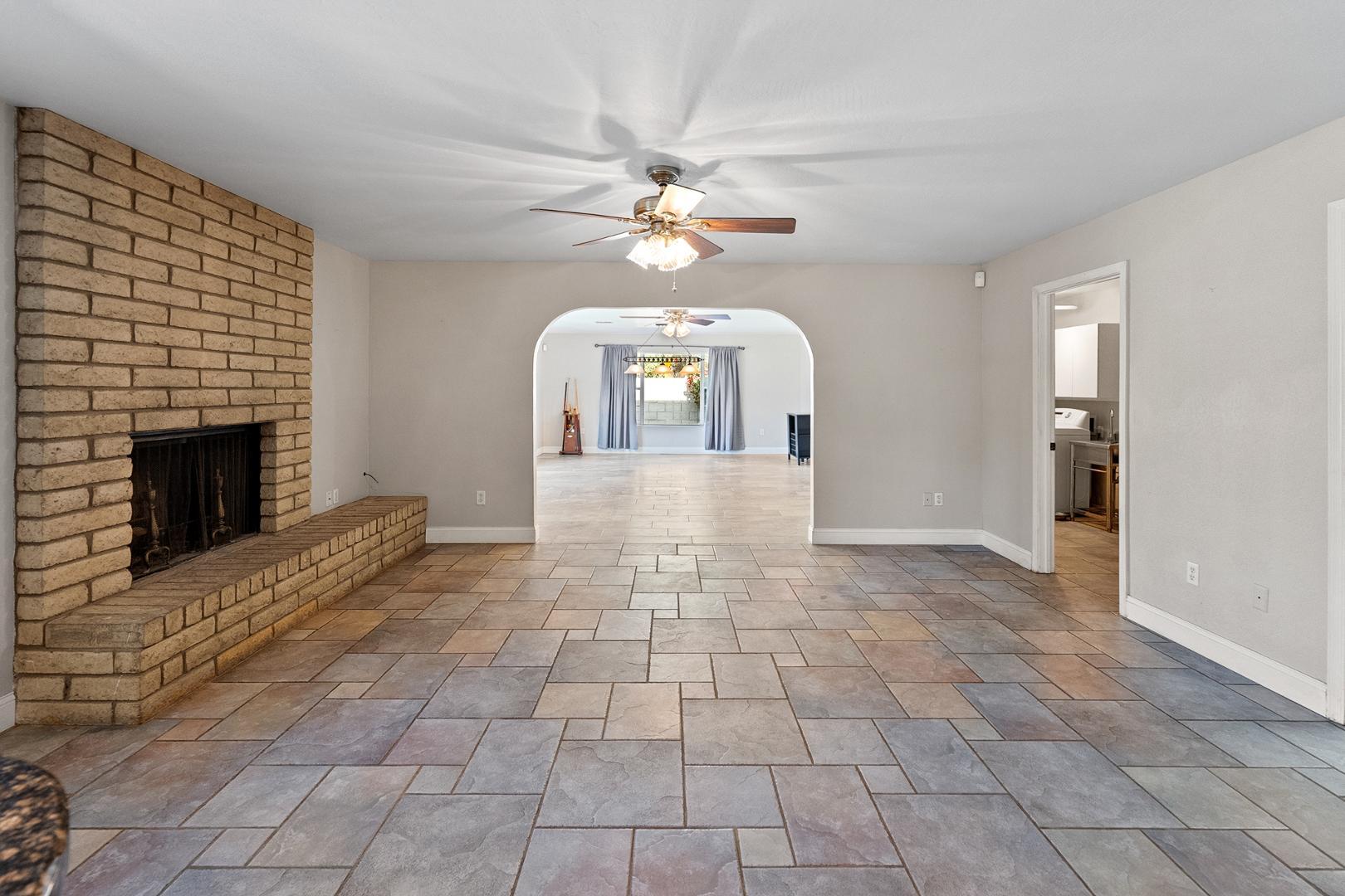 8464 N 7th Avenue, Phoenix, AZ, 85021