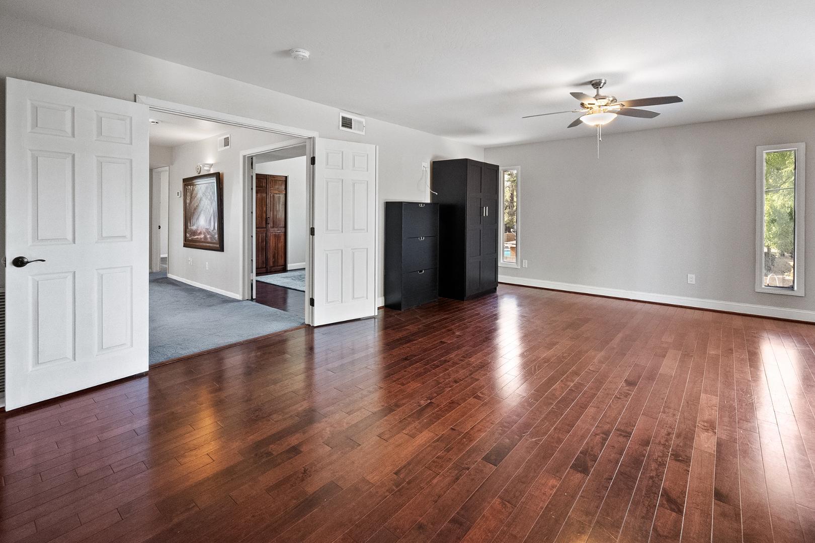 8464 N 7th Avenue, Phoenix, AZ, 85021