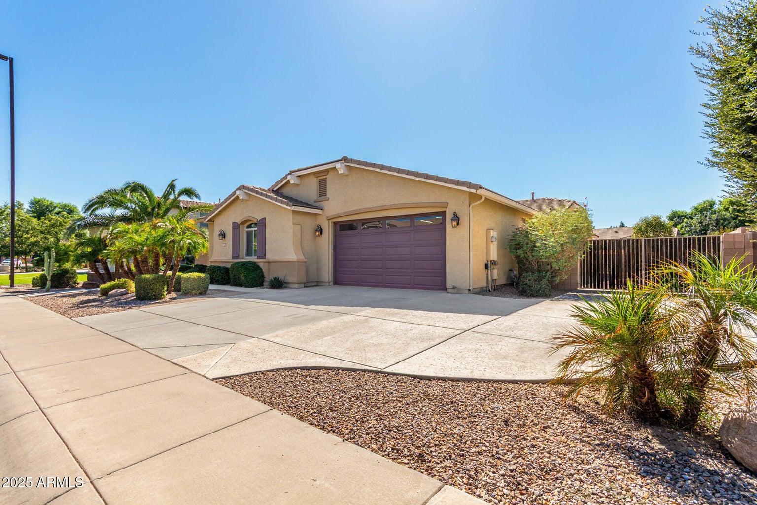 2585 E Carob Drive, Gilbert, AZ, 85298